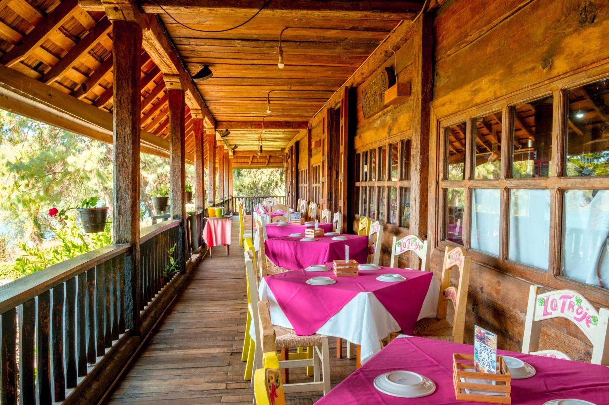 Zirahuen Forest And Resort Exteriér fotografie